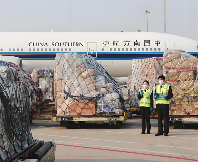 廣州白云機場海關：高效保障進口化妝品順利通關